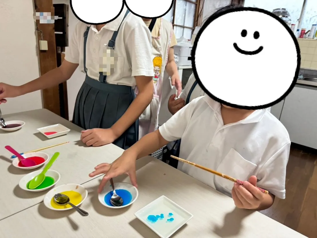 キッズサポートつみきのおうち🧸今日はおやつクッキングで琥珀糖...