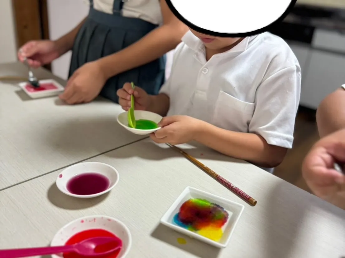 キッズサポートつみきのおうち🧸今日はおやつクッキングで琥珀糖...