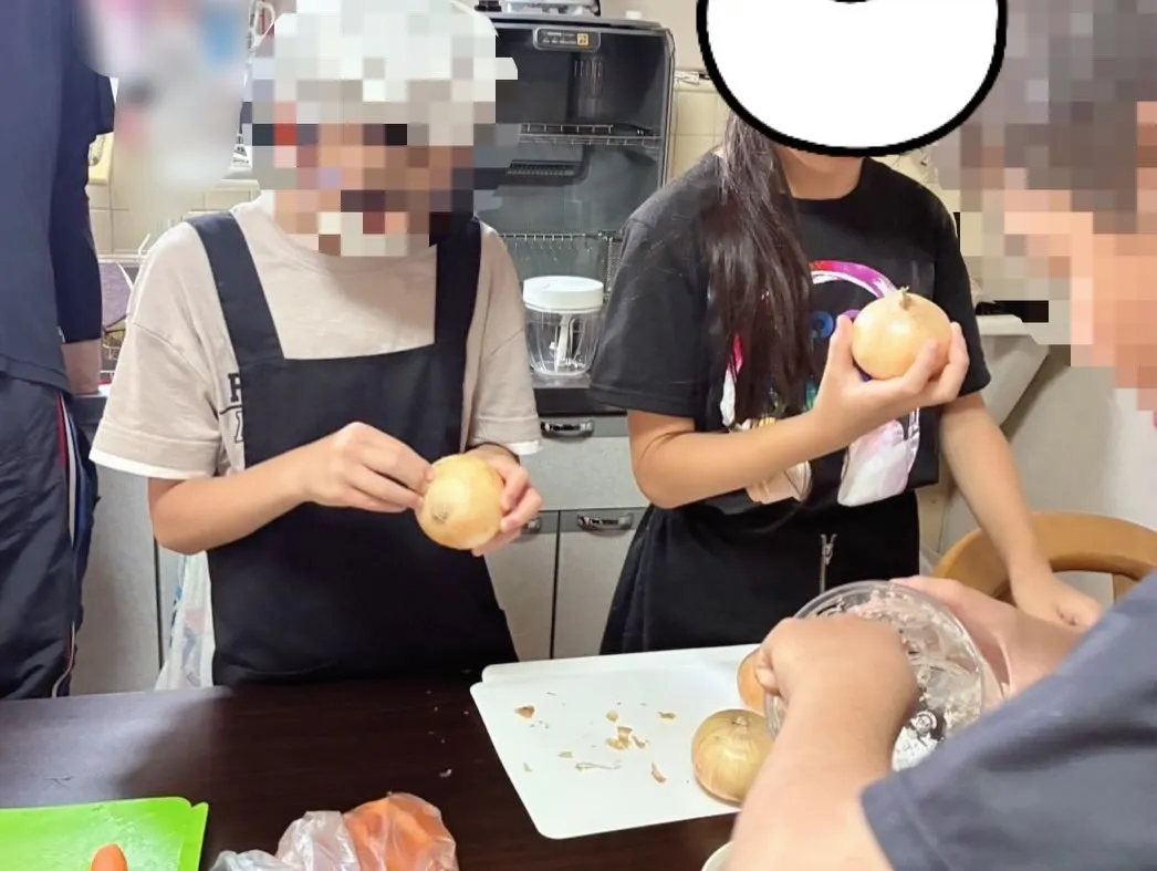 先週の土曜日は元気いっぱいの子どもたちとクッキング!🥳 ハヤ...