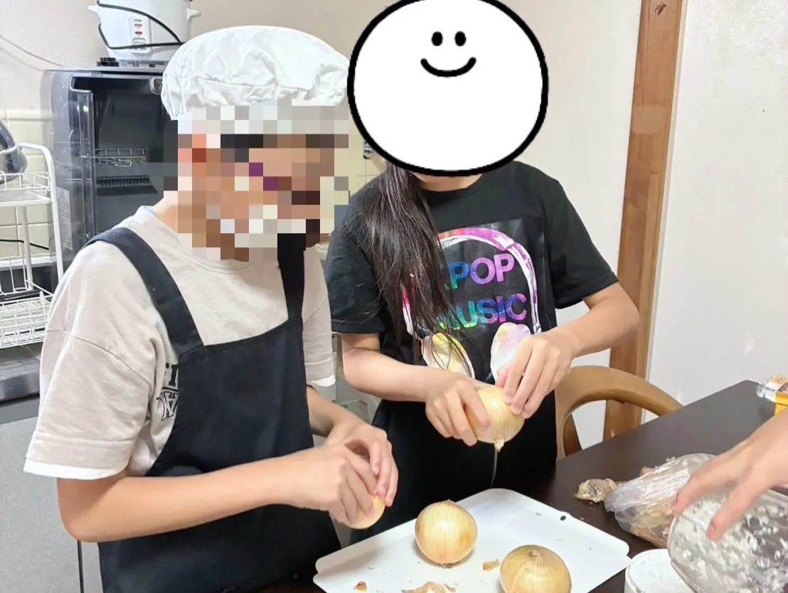 先週の土曜日は元気いっぱいの子どもたちとクッキング!🥳 ハヤ...